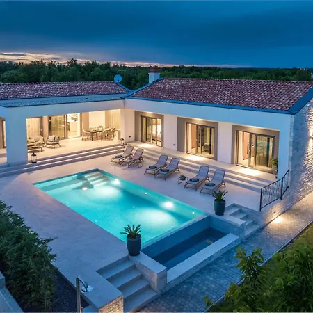 Vila Lastine By Villsy