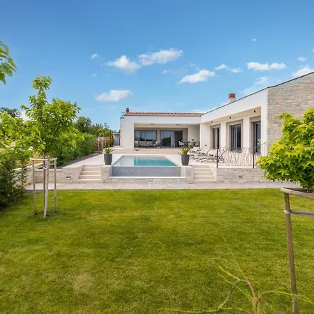 Villa Lastine *